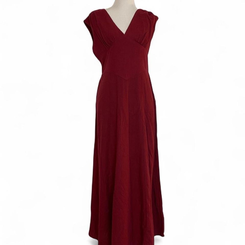 Burgundy‎ red maxi dress with V-neck